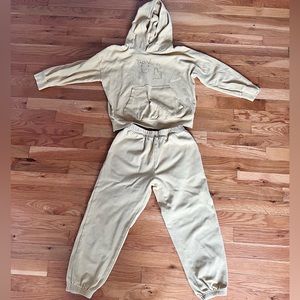 Sport suit for girls size 8-9